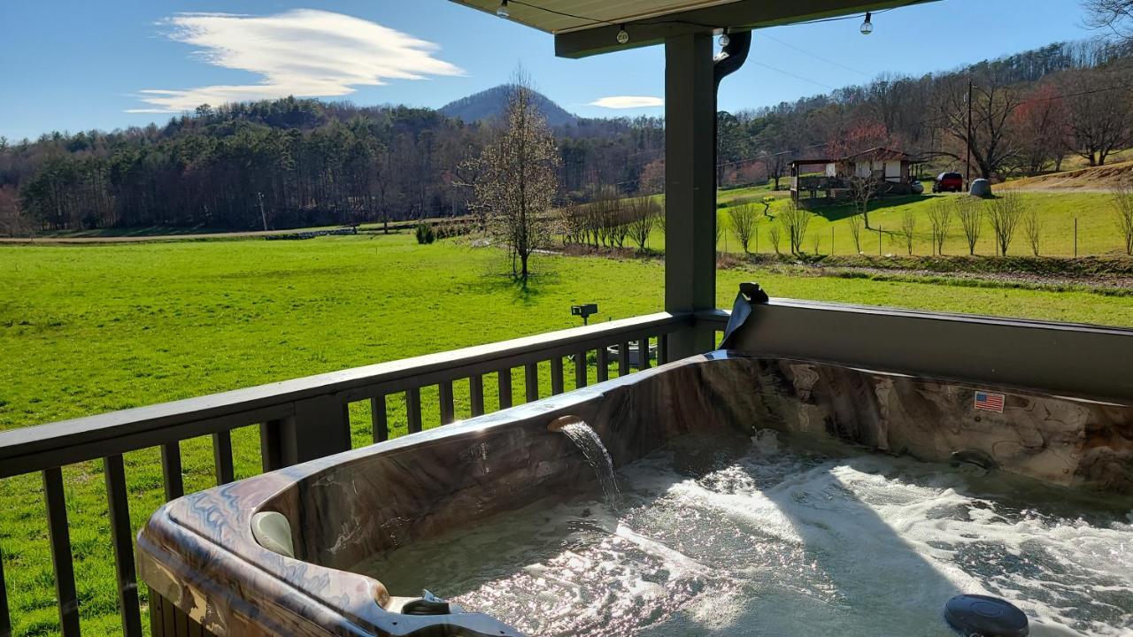 Cozy Cottage With Full View Of The Mountains! ブルーリッジ山脈 エクステリア 写真